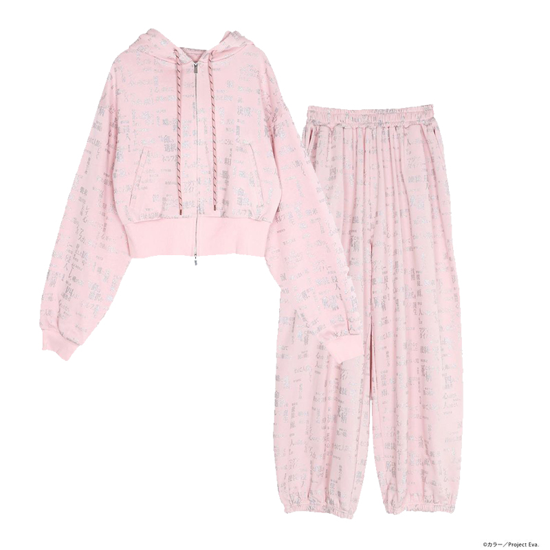 【EVANGELIONｘCALNAMUR】サブタイトルスウェットセットアップ/ピンク/フリーサイズ [お届け予定：2026年4月中旬]